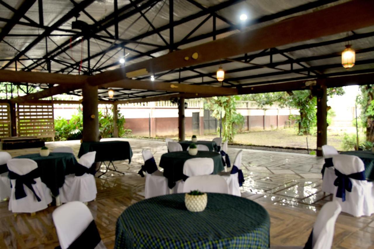 Isla De Oro Hotel Mamburao Exterior foto